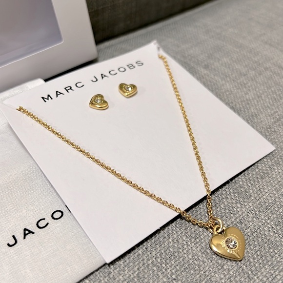 ❌SOLD❌New Marc Jacobs Gold / Crystal Heart Necklace and Earrings set - Picture 2 of 9